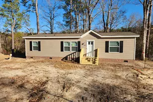 392 Monroe Ln, Erwin, NC 28339 - Photo 2