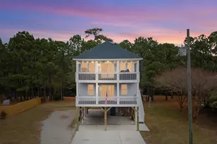 813 Driftwood Dr, Hampstead, NC 28443 - Photo 1