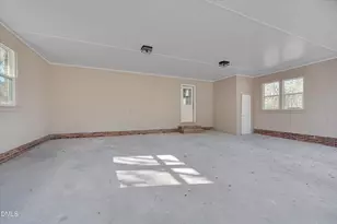 2728 S Cokesbury Rd, Henderson, NC 27537 - Photo 32