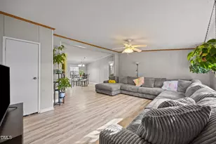 102 Foxtree Ct, Benson, NC 27504 - Photo 6