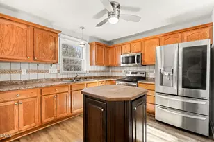 1212 Thistle Gold Dr, Hope Mills, NC 28348 - Photo 10