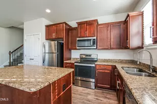 187 Day Lily St, Selma, NC 27576 - Photo 6