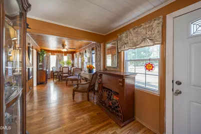 506 W Clinton Street, Roseboro, NC 28382 - Photo 2
