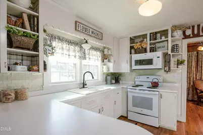 506 W Clinton Street, Roseboro, NC 28382 - Photo 8