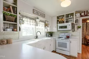 506 W Clinton St, Roseboro, NC 28382 - Photo 8