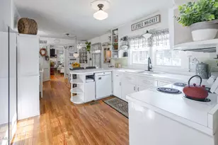 506 W Clinton St, Roseboro, NC 28382 - Photo 6