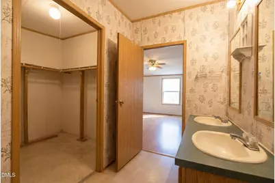 128 N State Street, Haw River, NC 27258 - Photo 16