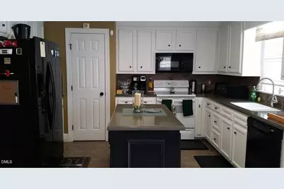 4301 Treetops Circle, Winterville, NC 28590 - Photo 4