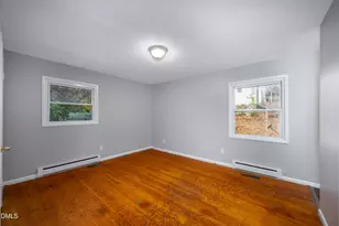 430 W 9th St, Siler City, NC 27344 - Photo 10