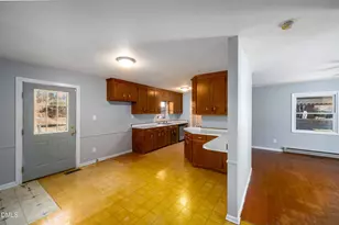 430 W 9th St, Siler City, NC 27344 - Photo 6