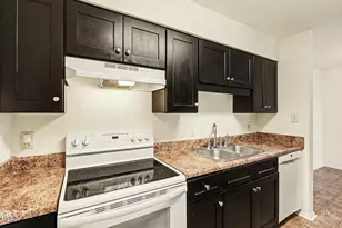 1010 Sandlin Pl, Raleigh, NC 27606 - Photo 8