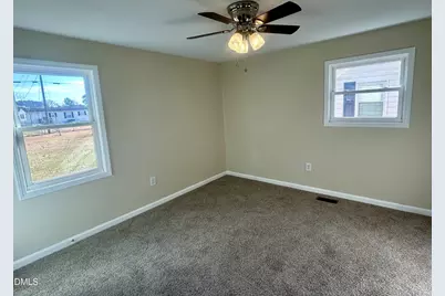403 S Market Street, Benson, NC 27504 - Photo 10
