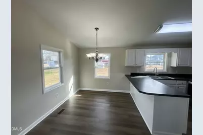 403 S Market Street, Benson, NC 27504 - Photo 4