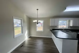 403 S Market St, Benson, NC 27504 - Photo 4