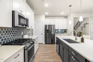 718 Toulouse Ct, Cary, NC 27519 - Photo 10