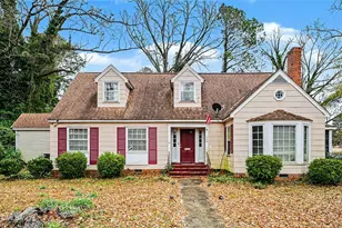 109 S Austin St, Maxton, NC 28364 - Photo 1
