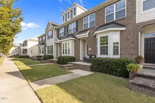 2027 Hayes Ln, Holly Springs, NC 27540 - Photo 4