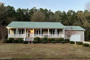 107 Oak Park Dr, Benson, NC 27504 - Photo 1