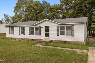 384 Jamestown Dr, Spring Lake, NC 28390 - Photo 2