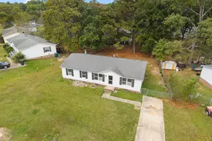 384 Jamestown Dr, Spring Lake, NC 28390 - Photo 6