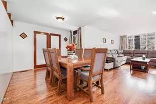 425 Brookside Dr, Chapel Hill, NC 27516 - Photo 2