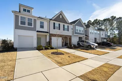 11 Wildflower Circle, Clayton, NC 27520 - Photo 2