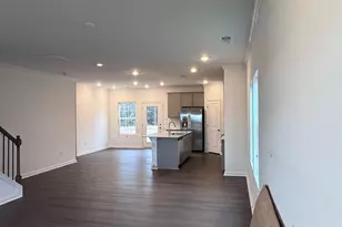 504 Venetian Dr, Sanford, NC 27332 - Photo 2