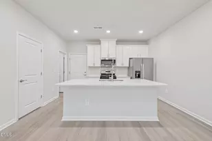 706 Southland Dr, Zebulon, NC 27597 - Photo 10