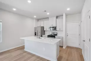 702 Southland Dr, Zebulon, NC 27597 - Photo 2