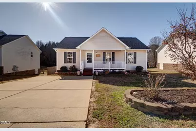2113 McKinnon Drive, Clayton, NC 27520 - Photo 2