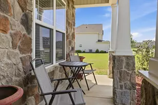 46 Rowland Dr, Fuquay Varina, NC 27526 - Photo 2