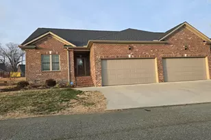 933 Arrowhead Ct, Mebane, NC 27302 - Photo 4