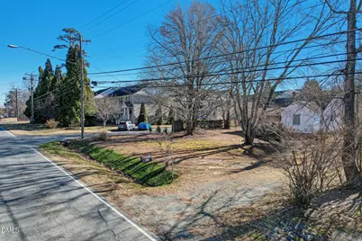 805 E Haggard Avenue, Elon, NC 27244 - Photo 10