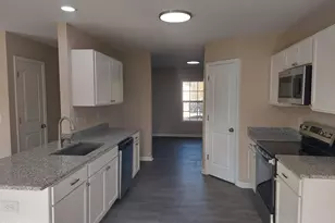118 Fawnbrook Dr, Four Oaks, NC 27524 - Photo 2