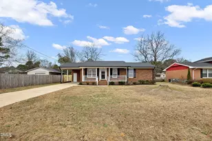 303 Wren Ln, Clayton, NC 27520 - Photo 2