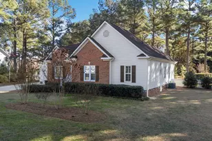 9212 Hunters Greene Dr, Zebulon, NC 27597 - Photo 2