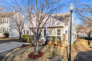 204 McCarthy Dr, Clayton, NC 27527 - Photo 2