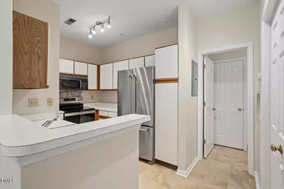 1001 Brighthurst Drive #106, Raleigh, NC 27605 - Photo 18