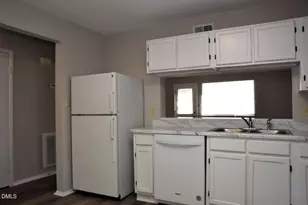 7712 Kingsberry Ct, Raleigh, NC 27615 - Photo 10