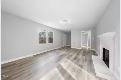 210 N Monroe Avenue, Sanford, NC 27330 - Photo 4