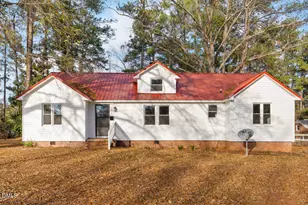 210 N Monroe Ave, Sanford, NC 27330 - Photo 2