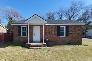 614 Hugh St, Goldsboro, NC 27530 - Photo 2