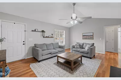 913 E Sanders Street, Four Oaks, NC 27524 - Photo 4