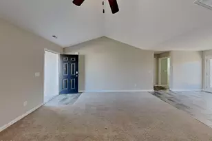 113 Cornfield Ln, Benson, NC 27504 - Photo 2