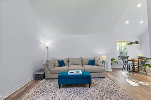 1229 Selwyn Ln, Cary, NC 27511 - Photo 4