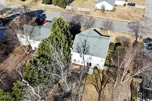 320 Holly Briar Dr, Fuquay Varina, NC 27526 - Photo 2