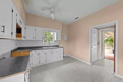 409 W Dr Martin Luther King Jr Way, Selma, NC 27576 - Photo 6