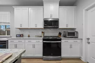 358 Mallard Loop Dr, Clayton, NC 27527 - Photo 4