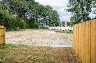 612 S Blackmon St, Benson, NC 27504 - Photo 10