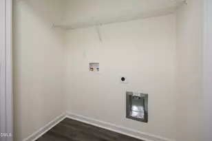 612 S Blackmon St, Benson, NC 27504 - Photo 6